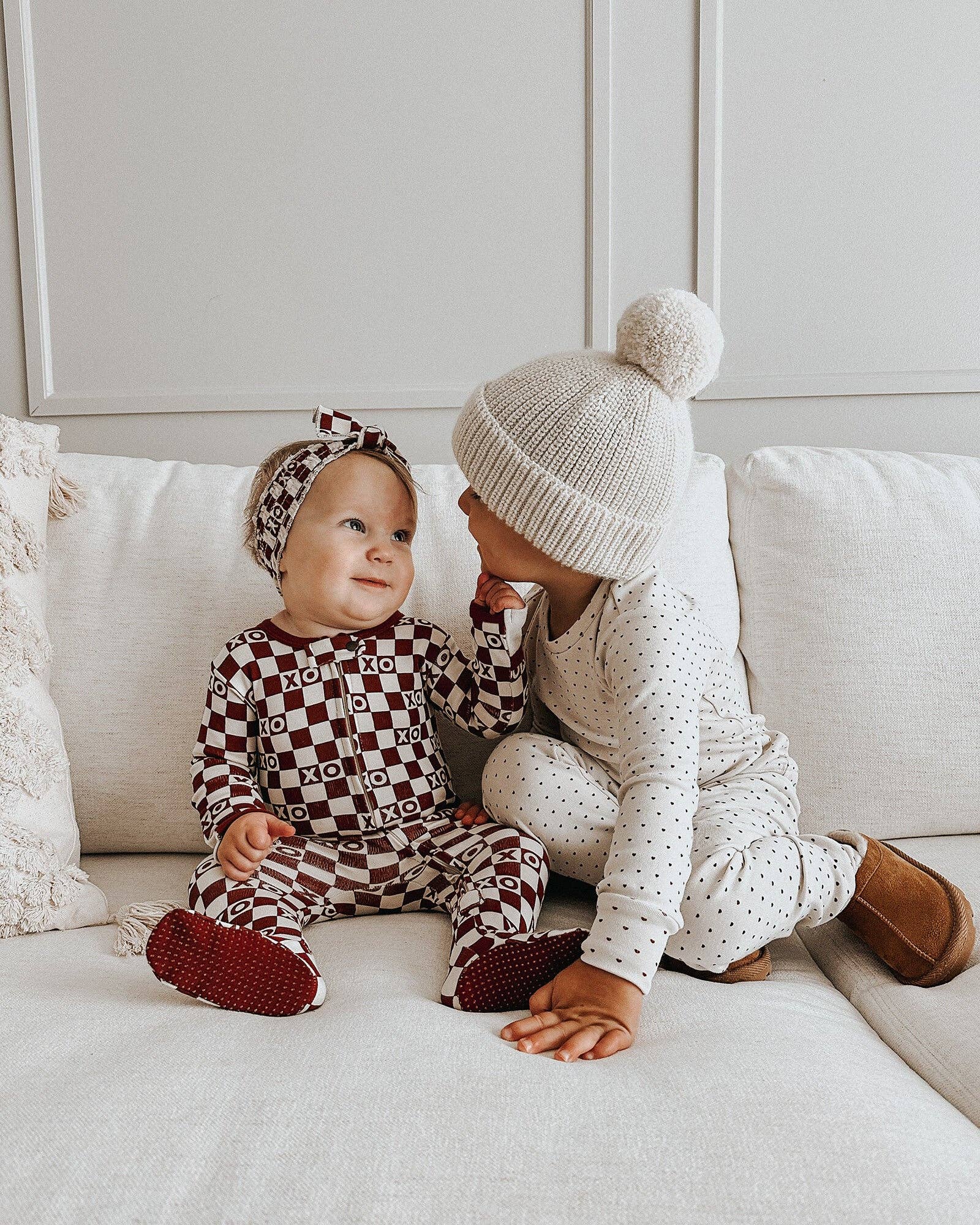 L'ovedbaby - Organic 2 Way Zipper Footie || Crimson XO Checker