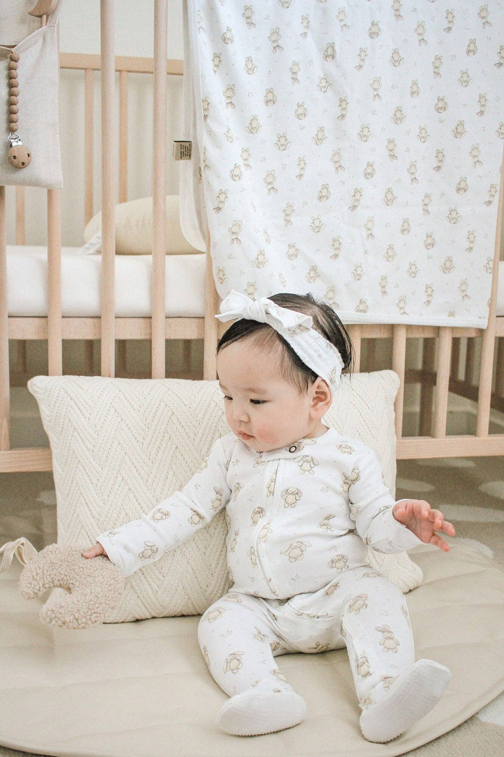 L'ovedbaby - Organic 2 Way Zipper Footie || Bunny Biscuit