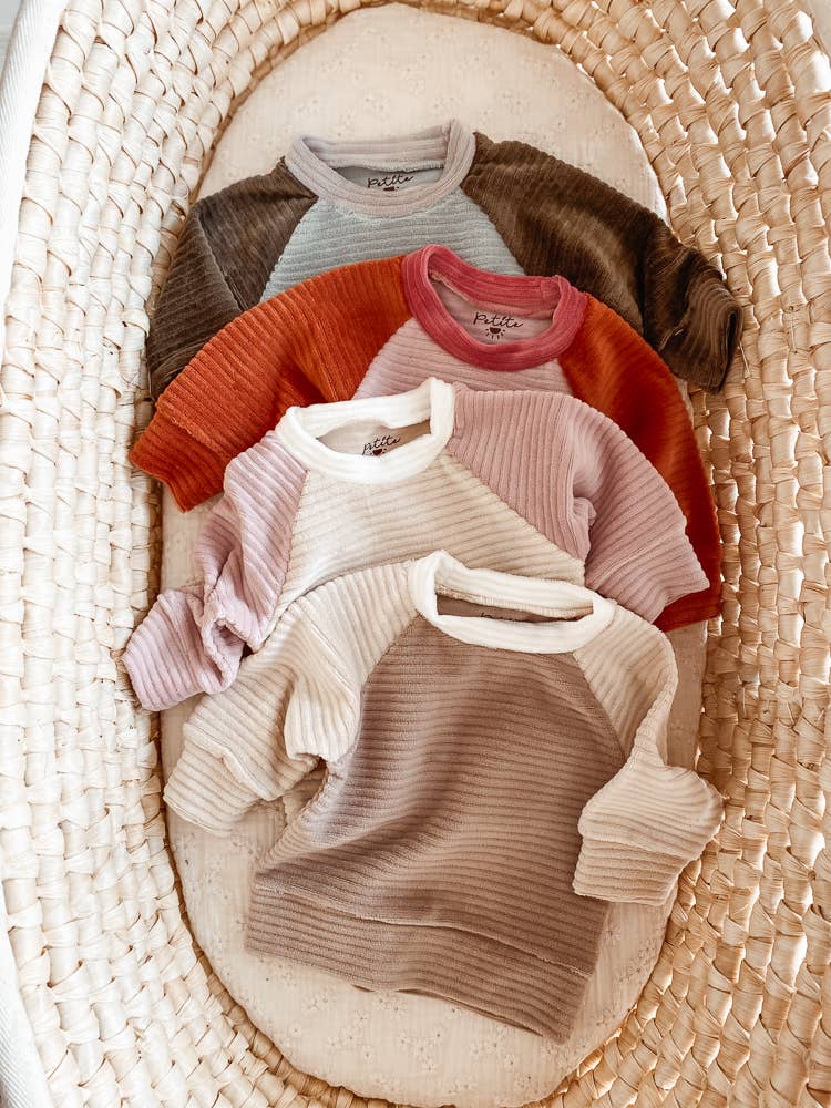 PETITE EvelinaApparel - Baby cotton sweatshirt / Olive colorblock